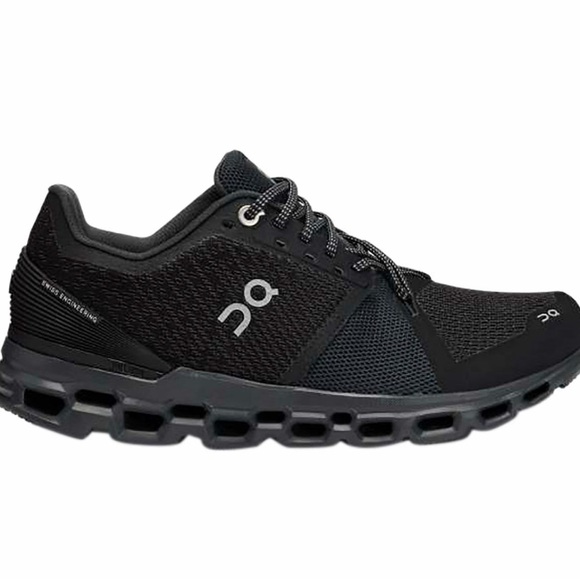 On cloud Cloudstratus Running Shoe - Picture 1 of 7